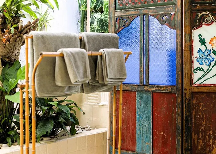別荘 Charming, Homely, Pool, Lush Gardens, Umalas, Cozy ケロボカン