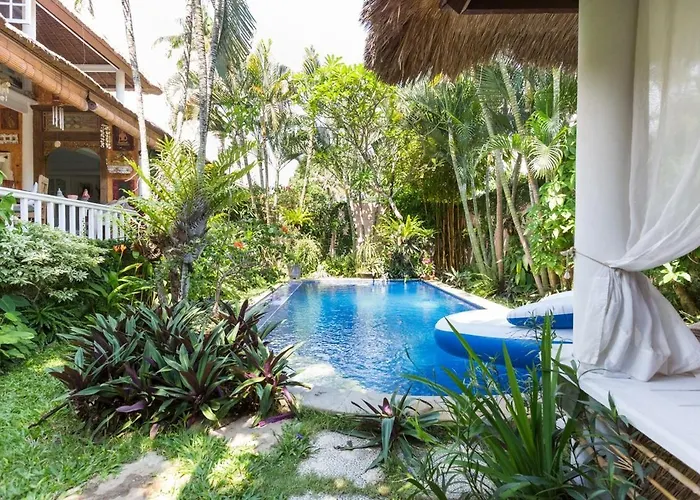Charming, Homely, Pool, Lush Gardens, Umalas, Cozy 別荘 ケロボカン